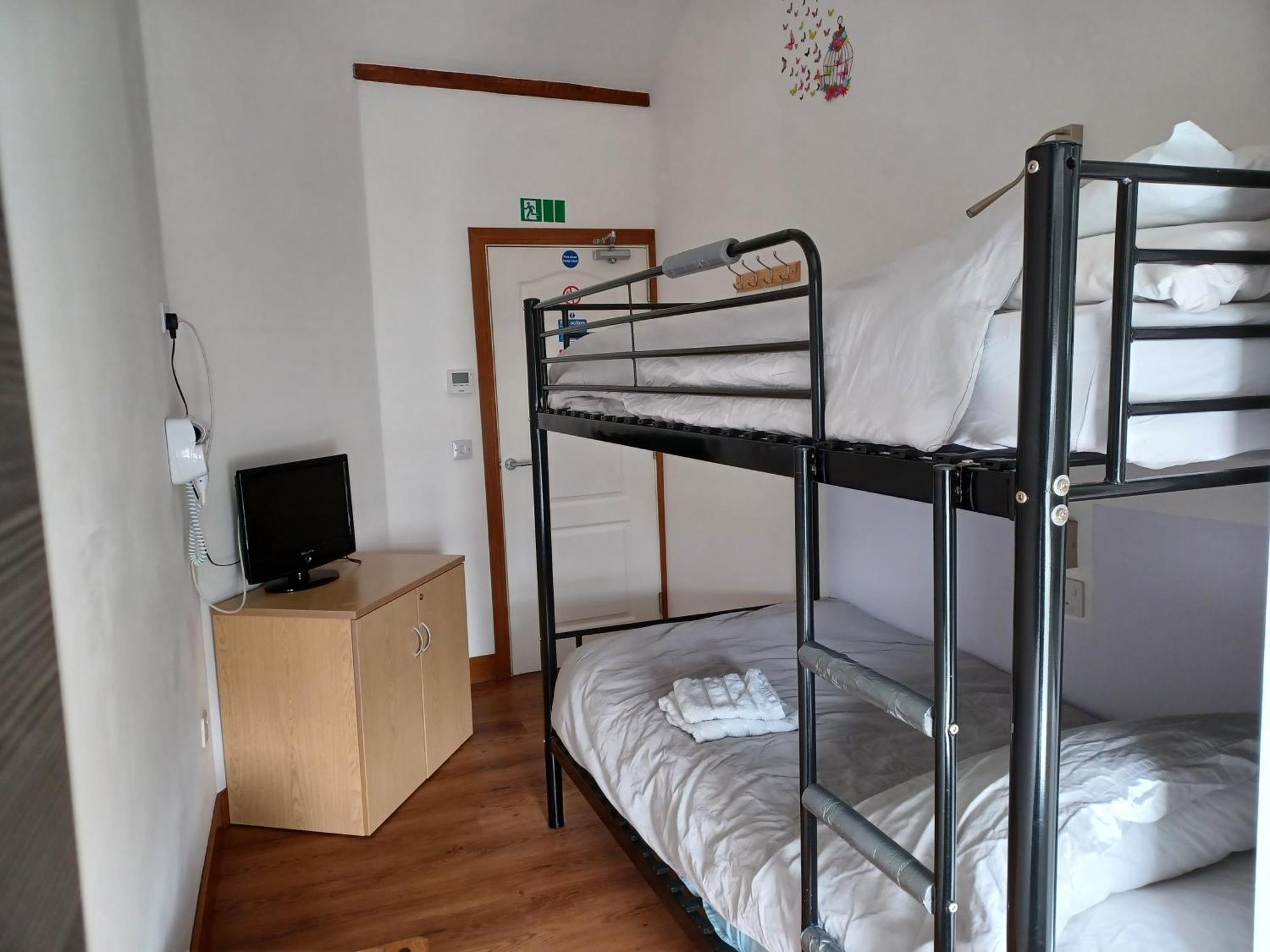 Voyage Hostel - Rooms With Shared Kitchen Douglas Exterior photo